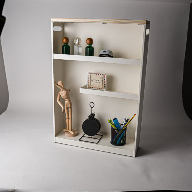 منظم ذو فتحات ضيقة أبيض